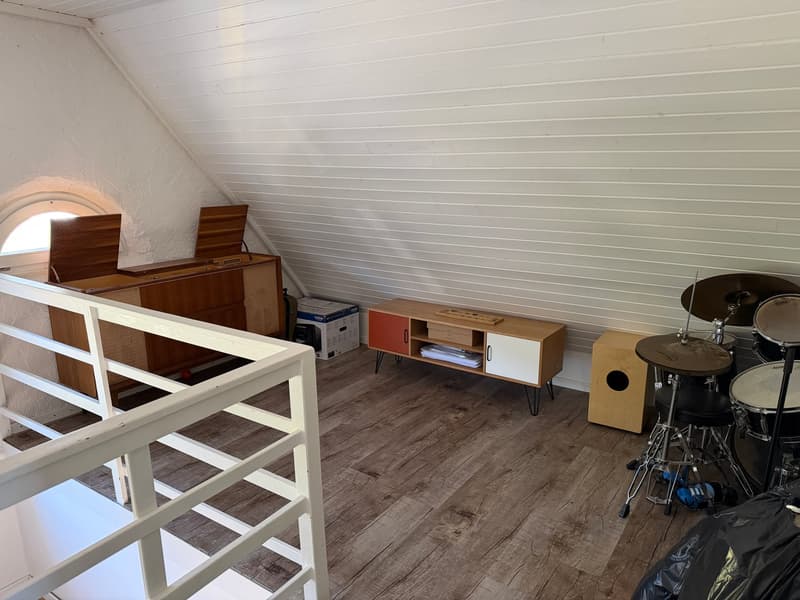Grosses und freistehendes 6 Zimmer Einfamilienhaus in Orpund zu verkaufen (11)