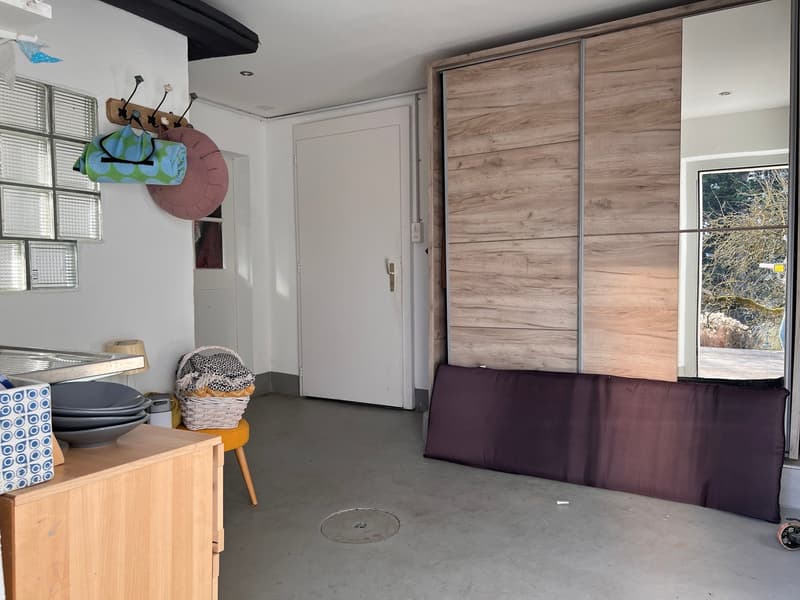 Grosses und freistehendes 6 Zimmer Einfamilienhaus in Orpund zu verkaufen (14)