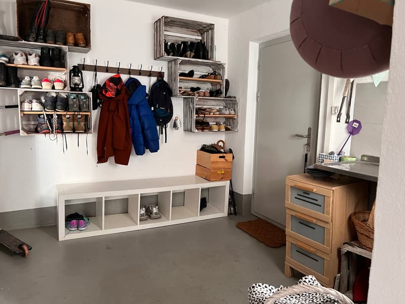 Grosses und freistehendes 6 Zimmer Einfamilienhaus in Orpund zu verkaufen (13)
