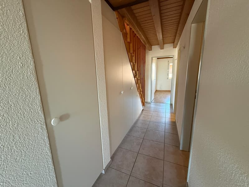 Helle und grosszügige 4.5-Zimmer-Galeriewohnung mit Balkon und Wintergarten (9)