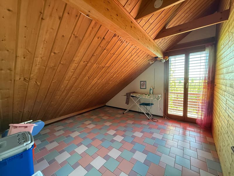 Dachzimmer mit Dachschräge