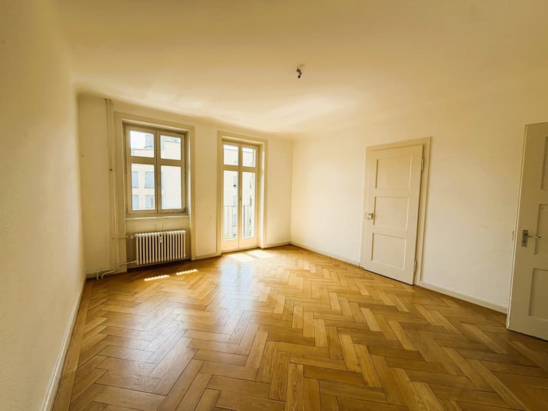 Charmante 4-Zimmer-Altbauwohnung mit Balkon in Basel St. Johann (2)