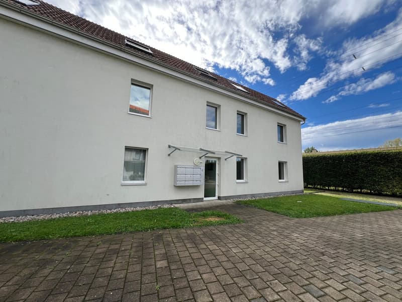 Schöne 3,5-Zimmerwohnung mit grossem, gedeckten Balkon (12)