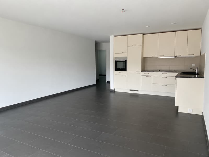 Schöne 3,5-Zimmerwohnung mit grossem, gedeckten Balkon (7)