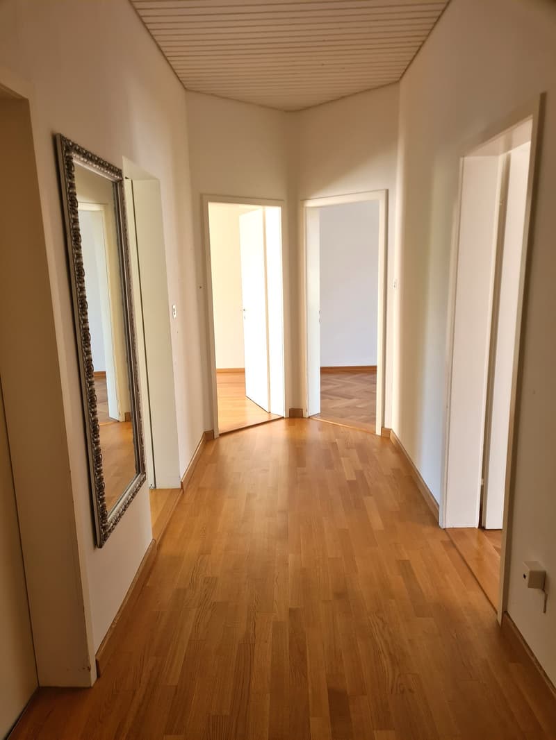 Helle 3-Zimmer-Wohnung mit schönem Balkon in Birsfelden (3)