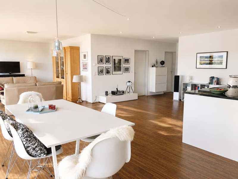 Exklusive 3.5-Zimmerwohnung mit Panoramaaussicht und Doppelgarage inkl. E-Ladestation (6)