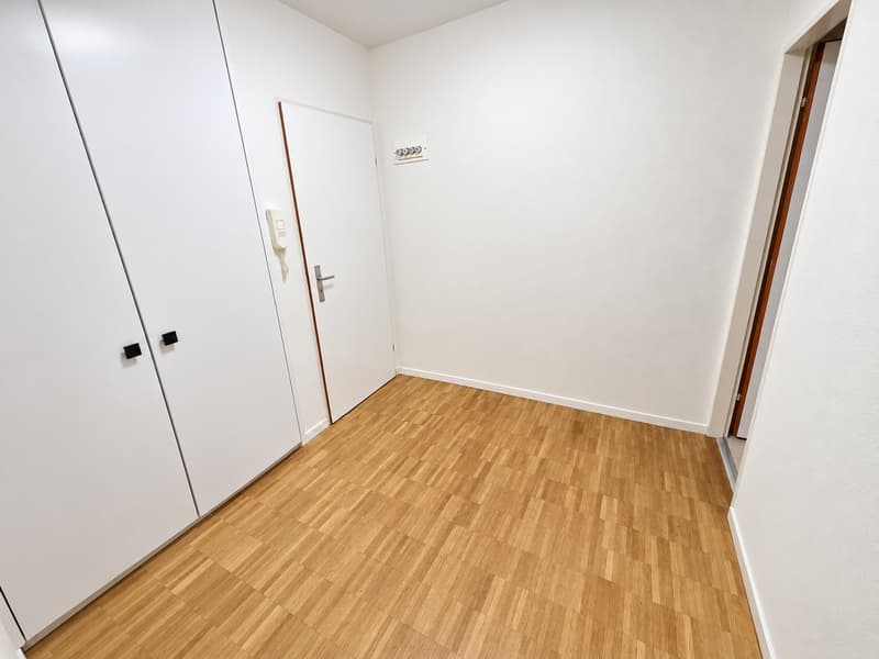 Einmalige Gelegenheit: Gewerberaum mit direktem Zugang zur 2-Zimmer-Wohnung (12)