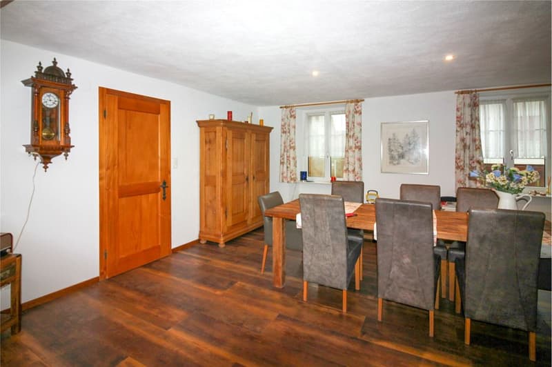 Mehrfamilienhaus mit Liebe zum Altbau-Charme (6)