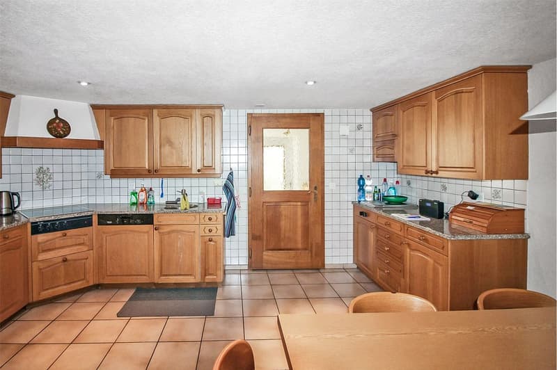 6½ Zimmer Wohn- und Geschäftshaus mit Entwicklungspotenzial an zentraler Lage (2)
