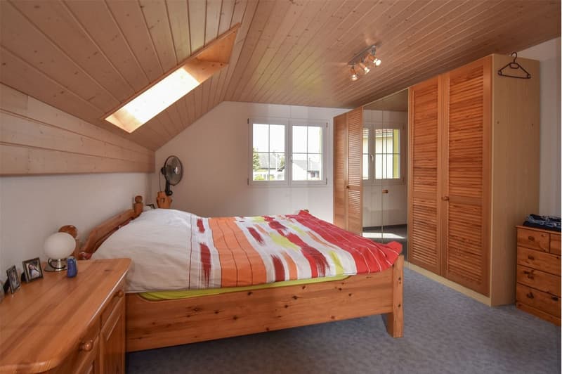 5½ Zimmer Einfamilienhaus; zeitgemäss und attraktiv; mit Wärmepumpe und PV Anlage. (12)