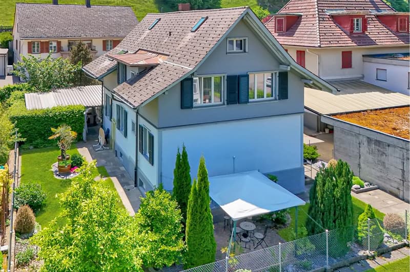 6½ Zimmer-Haus mit Wohnerweiterung im Dorfzentrum (2)
