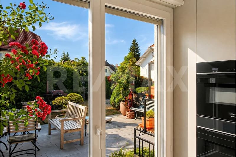 5.5 Zimmer Einfamilienhaus mit Pool, Garten und vielseitigem Aussenbereich (7)
