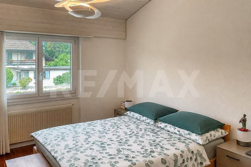 5.5 Zimmer Einfamilienhaus mit Pool, Garten und vielseitigem Aussenbereich (11)
