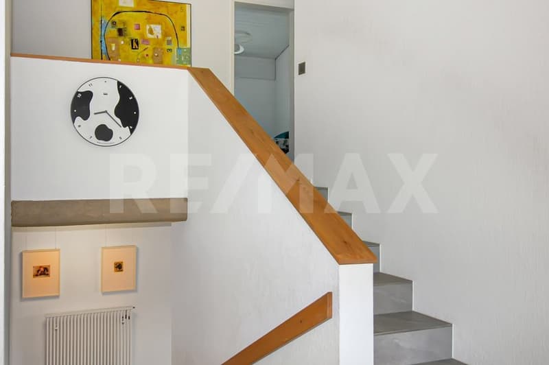 5.5 Zimmer Einfamilienhaus mit Pool, Garten und vielseitigem Aussenbereich (8)