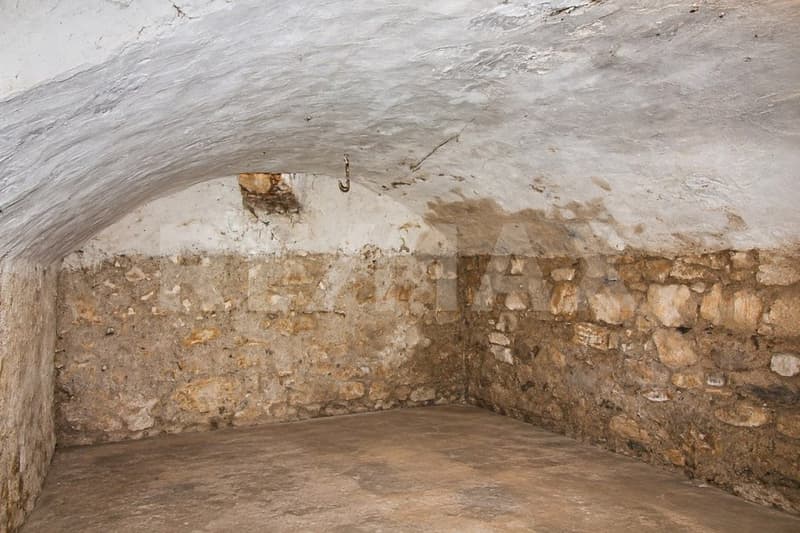 5½ Zimmer Einfamilienhaus mit Garage, Stall und Gewölbekeller  mit Erweiterungspotenzial (13)