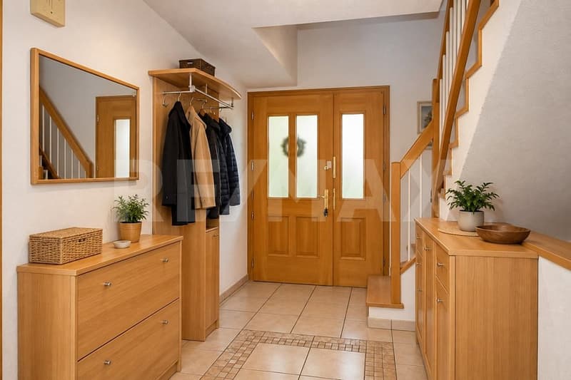 5½ Zimmer Einfamilienhaus mit Garage, Stall und Gewölbekeller  mit Erweiterungspotenzial (2)