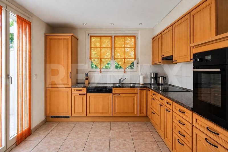 5½ Zimmer Einfamilienhaus mit Garage, Stall und Gewölbekeller  mit Erweiterungspotenzial (3)