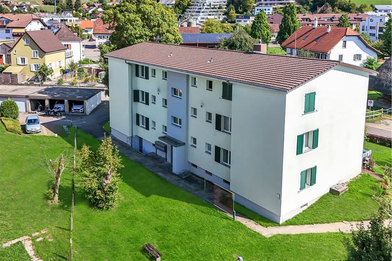 Gepflegtes Mehrfamilienhaus mit drei 2½ und sechs 3½ Zimmer Wohnungen (8)
