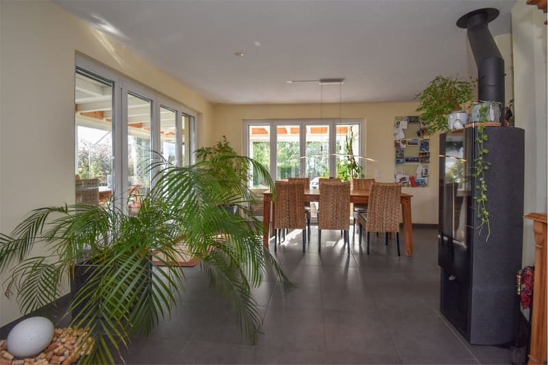 Attraktives 4½ Zimmer Einfamilienhaus  mit grossem Wintergarten. Sonnig und ruhig gelegen. (6)