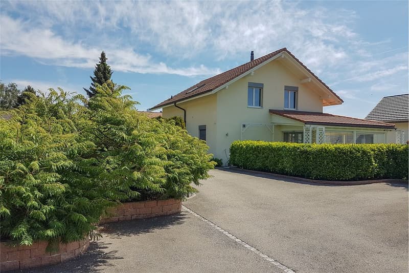 Attraktives 4½ Zimmer Einfamilienhaus  mit grossem Wintergarten. Sonnig und ruhig gelegen. (2)