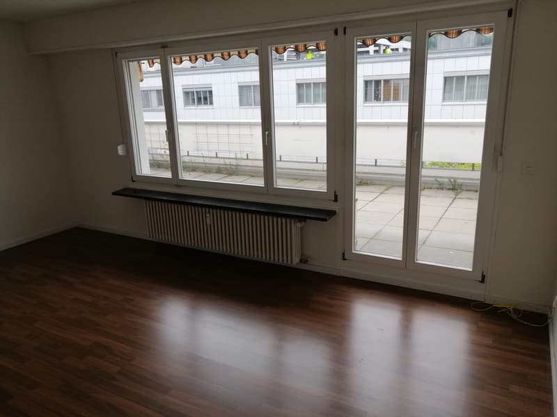 Moderne 3.5-Zimmer-Dachwohnung mit Balkon in Basel (3)