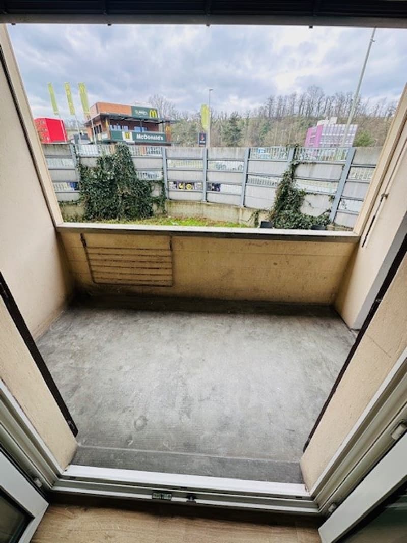Helle, renovierte 3.5-Zimmerwohnung mit Balkon per sofort in Münchenstein zu vermieten (23)