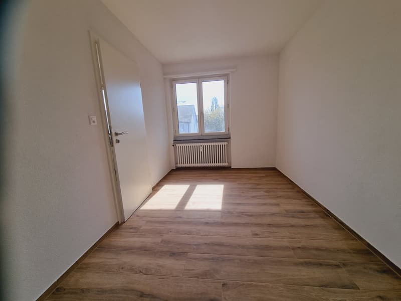 Helle, renovierte 3.5-Zimmer-Wohnung mit Balkon in Münchenstein (11)