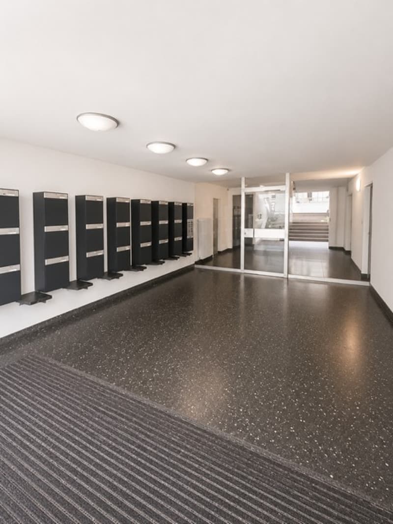 Attraktive, renovierte helle 1-Zimmerwohnung (14)