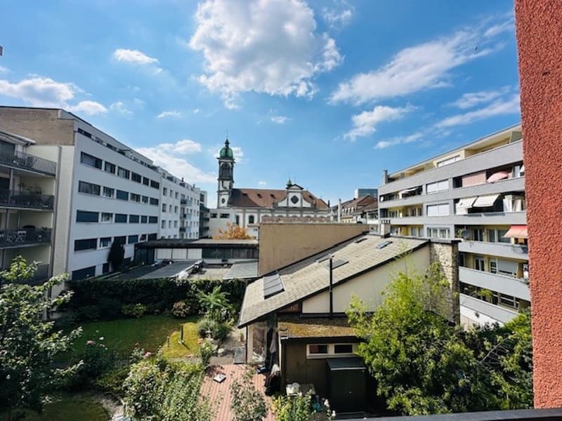 Charmante 1.5-Zimmer-Wohnung mit Balkon in Basel (1)