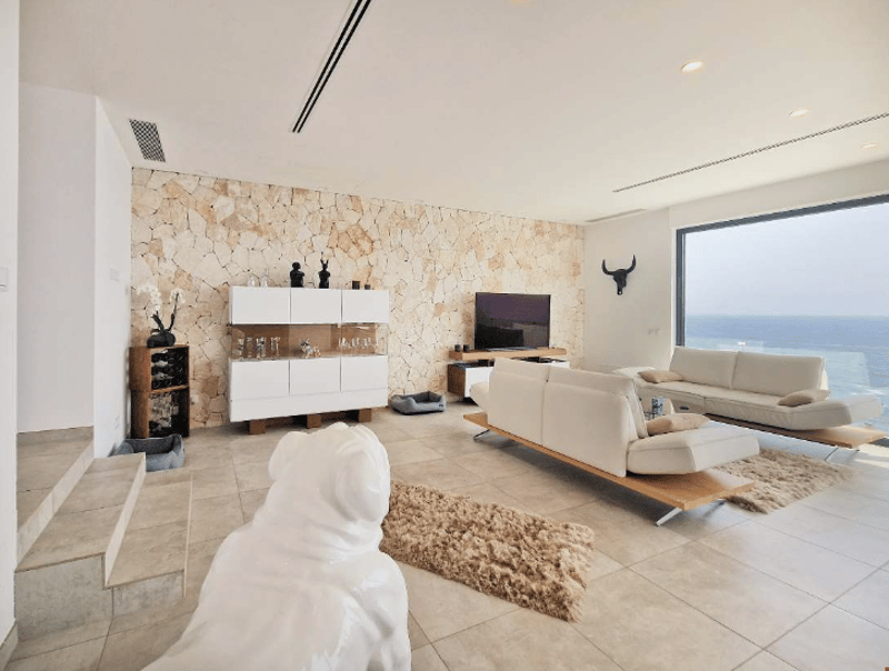 Dreamlike villa on the first sea line in Cala Murada (4)