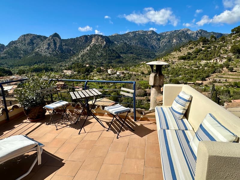 Charming townhouse in Bunyola with a dreamy view! (27)