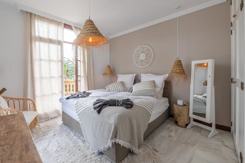 Dream property on the first sea line with landlord license (12)