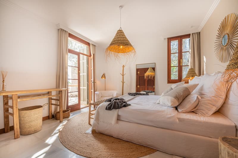 Dream property on the first sea line with landlord license (11)