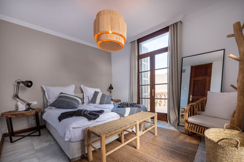 Dream property on the first sea line with landlord license (10)