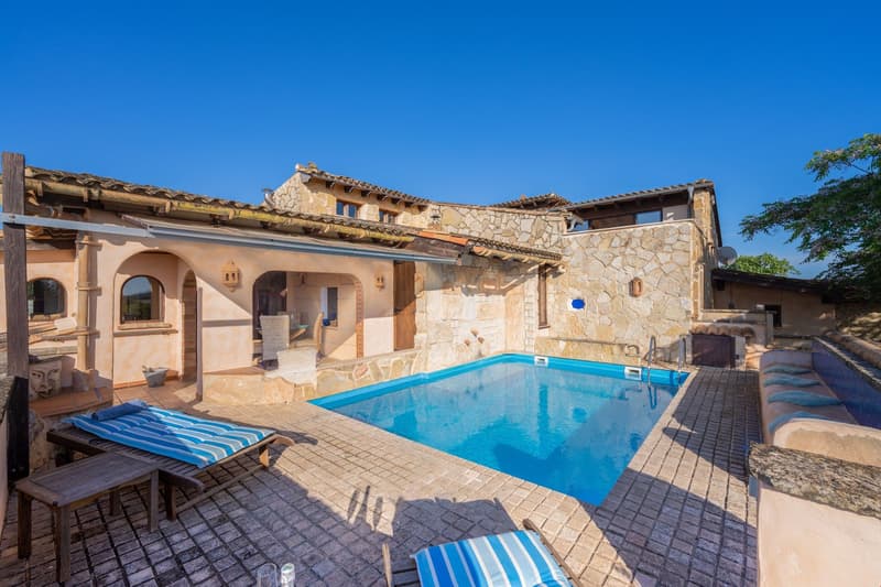 Finca mit Pool