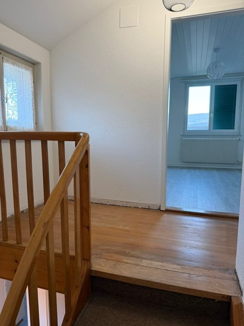 Charmantes 5.5-Zimmer-Einfamilienhaus mit Garten in Biel-Benken (7)