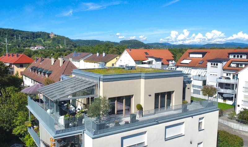 traumhafte Penthouse Wohnung mit Wintergarten u. 90 qm - Dachterrasse in Lörrach (2)