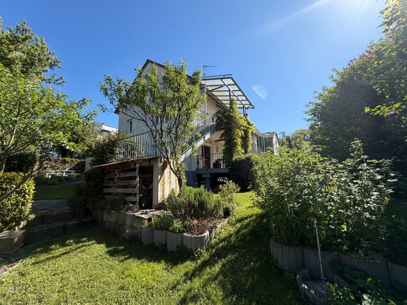 Stilvoll wohnen wie im Einfamilienhaus, 225 qm Maisonette m. Garten & hoher Energieeffizienz (2)