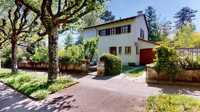Charmantes Einfamilienhaus mit idyllischem Gartenparadies im begehrten Bruderholzquartier (1)