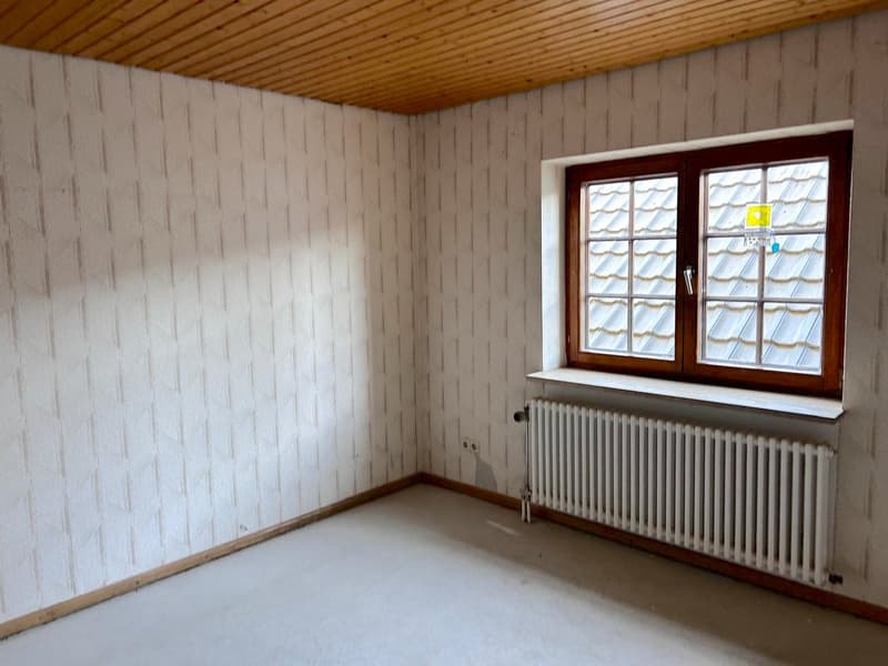 Charmantes 4,5-Zimmer-EFH in sonniger Lage von Holzen mit Garten, Garage und Renovationspotential (11)