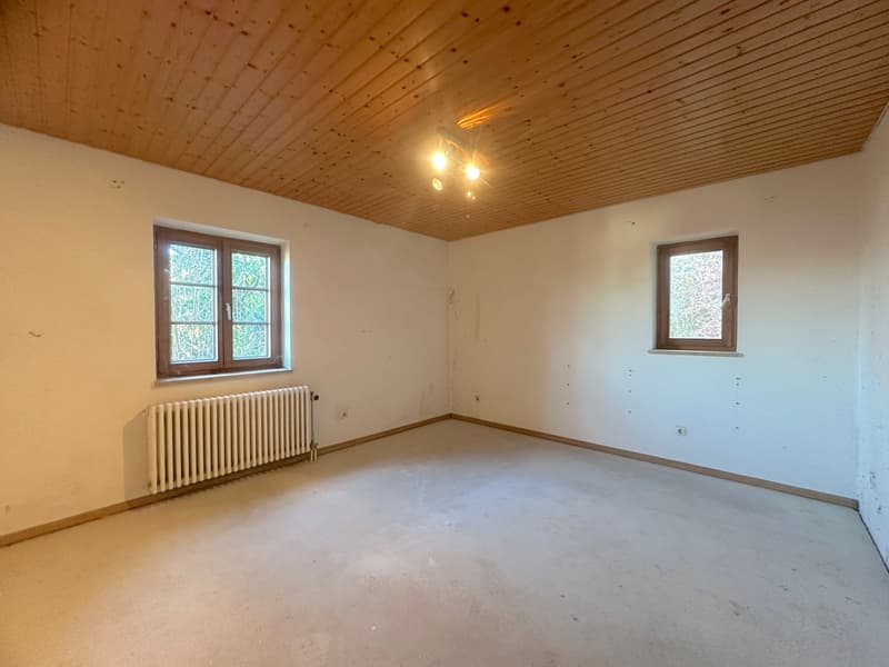 Charmantes 4,5-Zimmer-EFH in sonniger Lage von Holzen mit Garten, Garage und Renovationspotential (10)