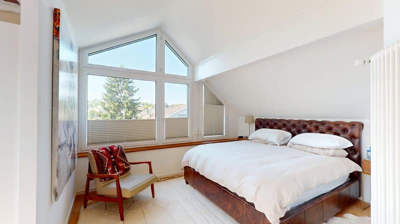 Freistehendes 6-Zimmer-EFH mit Terrasse, Garten und Garage an ruhiger Familienlage in Bottmingen (9)