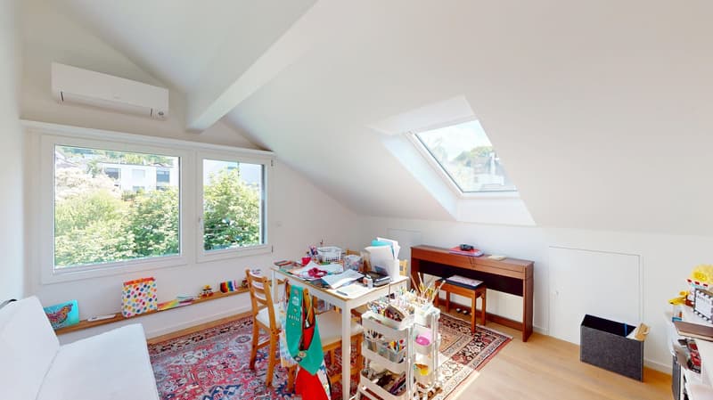 Freistehendes 6-Zimmer-EFH mit Terrasse, Garten und Garage an ruhiger Familienlage in Bottmingen (12)