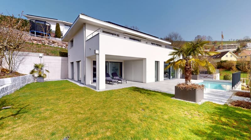 Lichtdurchflutetes 6,5 Zi-Family-Home mit Pool u. drei Garagen an bester 180 Grad- Panorama-Aussicht (9)