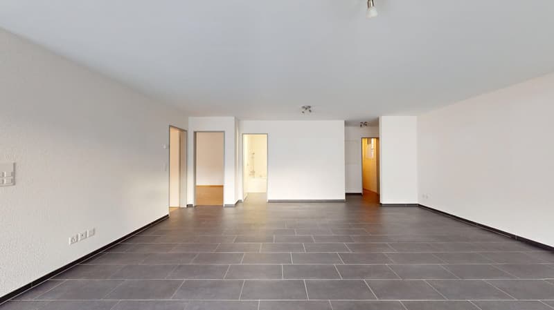 Attraktive 3,5-Zi.-Wohnung mit Balkon, Lift und Tiefgarage in zentraler Lage von Laufen (5)