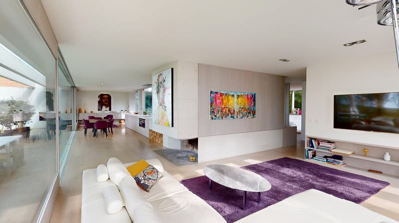 Lichtdurchflutete Räumlichkeiten in offener Architektur mit grossem Innenhof & Pool an bester Lage (7)
