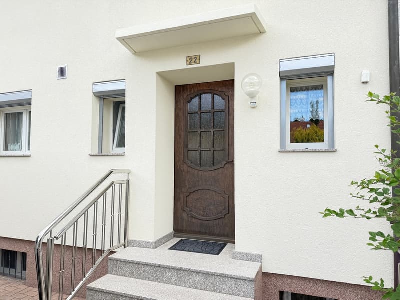 5 Zi.-Reihenhaus mit grossem Wintergarten an familienfreundlicher Wohnlage (1)