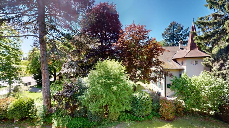 Schöne 4,5 Zi Maisonette-Wohnung mit überdachtem Balkon an ruhiger und begehrter Wohnlage in Riehen (12)