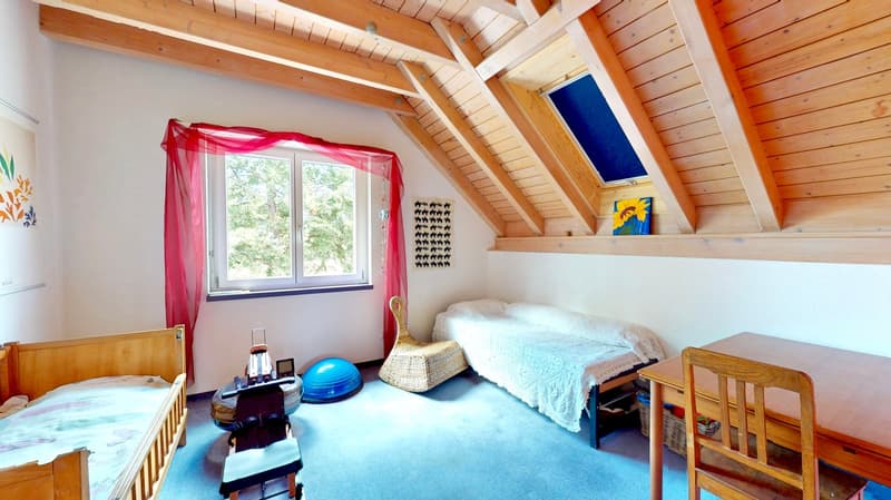 Gartenparadies zum Alltag - helles 6,5 Zimmer Architektenhaus mit Garage in verkehrsgünstiger Lage (12)