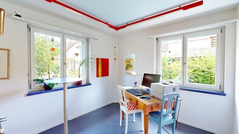Gartenparadies zum Alltag - helles 6,5 Zimmer Architektenhaus mit Garage in verkehrsgünstiger Lage (13)